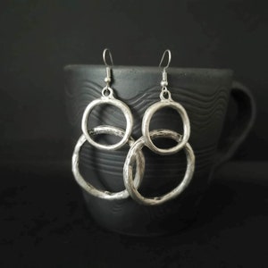 Kreis Ohrringe: Antikes Silber Plated Hohl Bold Ohrringe