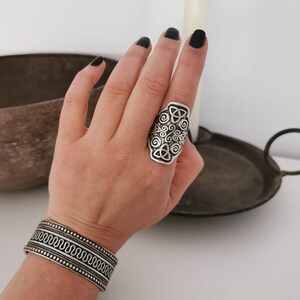 Ethnic antique silver plated celtic knot symbol statement ring, spiral wide chunky adjustable ring, US 8