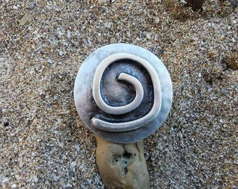 Spiraalring: verzilverde, getextureerde, dikke verstelbare ring met schijf, symboolsieraden
