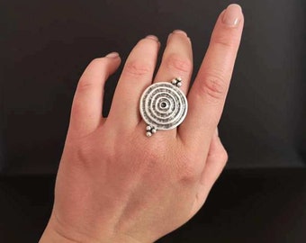 Verzilverde boho-spiraalring, etnische tribale sieraden