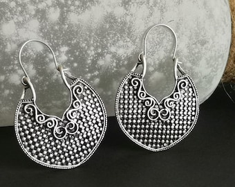 Pendientes de aro semicirculares étnicos antiguos bañados en plata, pendientes colgantes bohemios