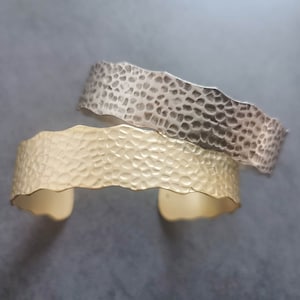 Antique silver stacking cuff , adjustable organic shape hammered open bangle, bohemian delicate minimal cuff bracelet, 6-7 inch