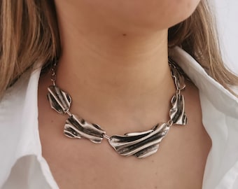 Collana grossa con fascino ondulato in argento, collana audace astratta regolabile, gioielli unici contemporanei modernisti urbani