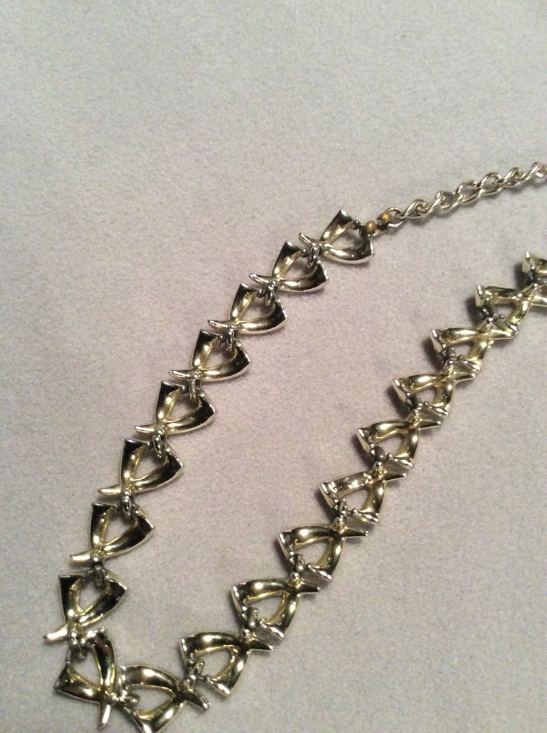1950/'s cream enamel painted chain necklace