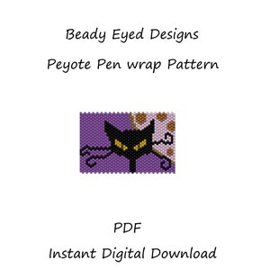 Könnte beinhalten: Ein violettes und braunes Perlenmuster für eine Peyote-Stiftumwicklung, das eine schwarze Katze mit gelben Augen zeigt. Das Muster trägt den Titel "Beady Eyed Designs Peyote Pen Wrap Pattern" und enthält den Text "PDF Sofortiger digitaler Download".