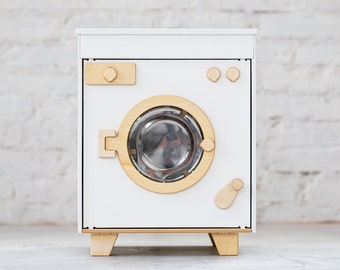 Wooden Play Washing Machine - with a turning mechanism