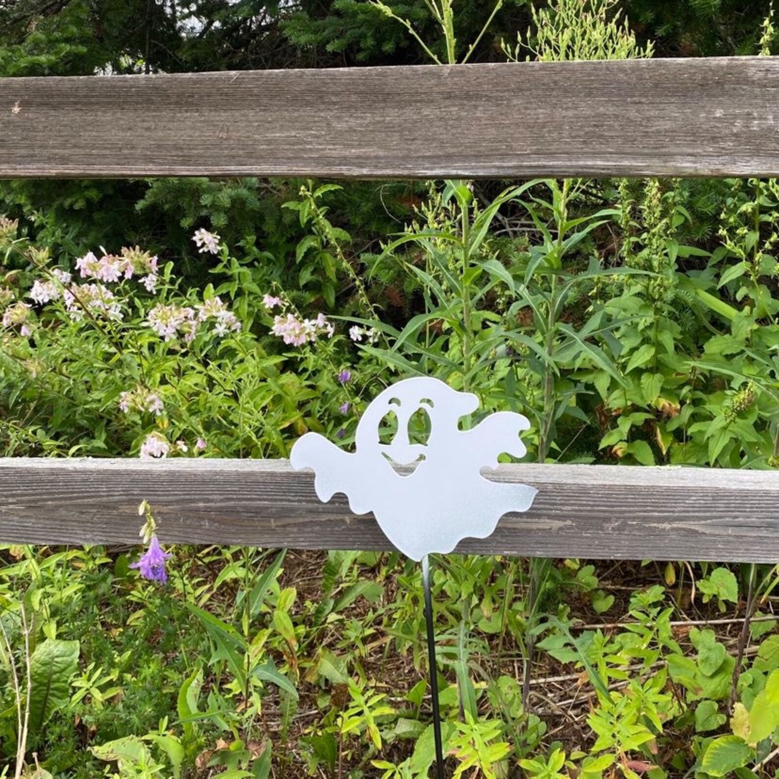 Ghost Yard Stake
 Metal GHOST Yard Stake Garden Stake Halloween Yard Decor