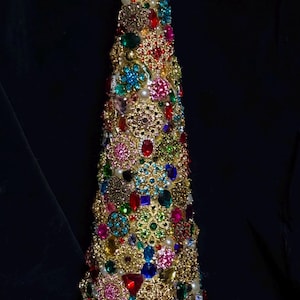 17 inch multi jeweled cone