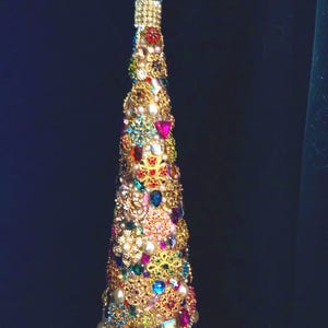 17 inch multi jeweled cone