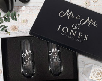 Mr and Mrs Stemless Flute, Personalized Stemless Flutes, Mr and Mrs Gifts, Gifts for Couples, Engraved Stemless Flute, Set of 2 Flutes