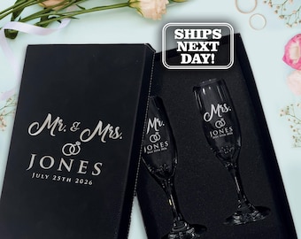 Mr and Mrs Personalized Champagne Flutes - Wedding Toasting Glasses - His Her Engraved Flute Glasses - Mr and Mrs Couples Glasses - Set of 2