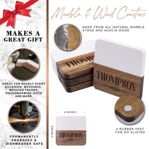 Puede incluir: Posavasos cuadrados de m&aacute;rmol blanco y madera de acacia marr&oacute;n, que miden 10,16 cm por 10,16 cm cada uno. La secci&oacute;n de madera est&aacute; grabada con el nombre THOMPSON y un adorno decorativo. Cada posavasos tiene cuatro peque&ntilde;as patas de goma debajo.