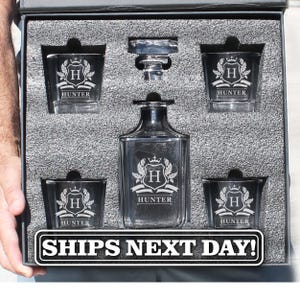 Decanter and Glasses Gift Set - Personalized Decanter with Gift Box - Custom Gift for Whiskey Lover - Engraved Decanter Set with Box