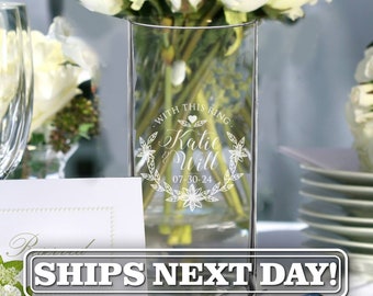 Custom Personalized Glass Flower Vase Gift for Couples, Her, Mom, Anniversary