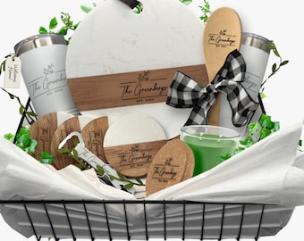 Panier cadeau personnalisé pour une maison neuve - Cadeau de pendaison de crémaillère personnalisé avec planche à découper, sous-verres et gobelets, cadeau de clôture pour agent immobilier, style brindille ronde