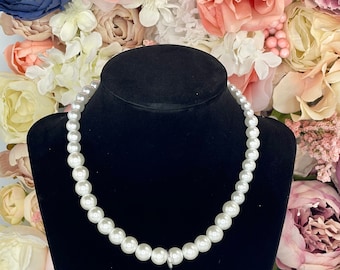 Dog Pearl Necklace // Pearl Collar with Elastic or Cord