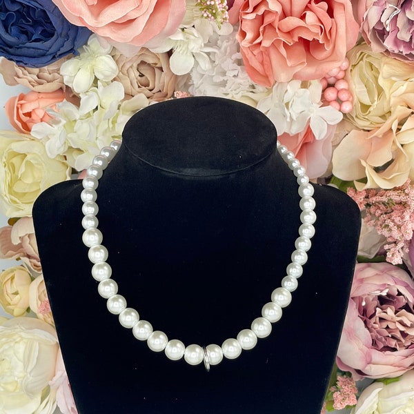 Dog Pearl Necklace // Pearl Collar with Elastic or Cord