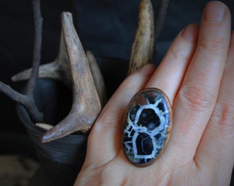 Huge septarian stone statement ring, gothic jewelry, copper electroform, witch jewelry, protection amulet, OOAK