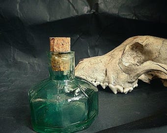 Green glass vintage bottle, small pharmacy jar, miniature potion bottle, witch altar jar, witch herb bottle, witchcraft tools