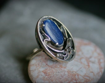 Kyanite Sterling Silver Ring: Witchcraft Floral Gemstone Jewelry