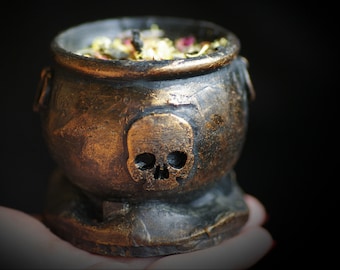 Skull Cauldron Beeswax Spell Candle: Witchcraft Ritual Supply