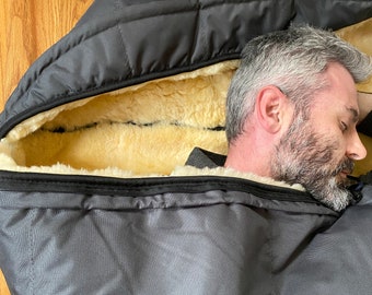 Saco de dormir de piel de oveja de grado médico / Colchoneta de camping aislante, impermeable y con doble forro