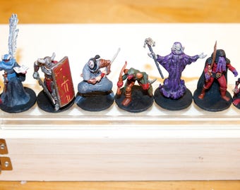 7 Custom medium DnD/RPG minis