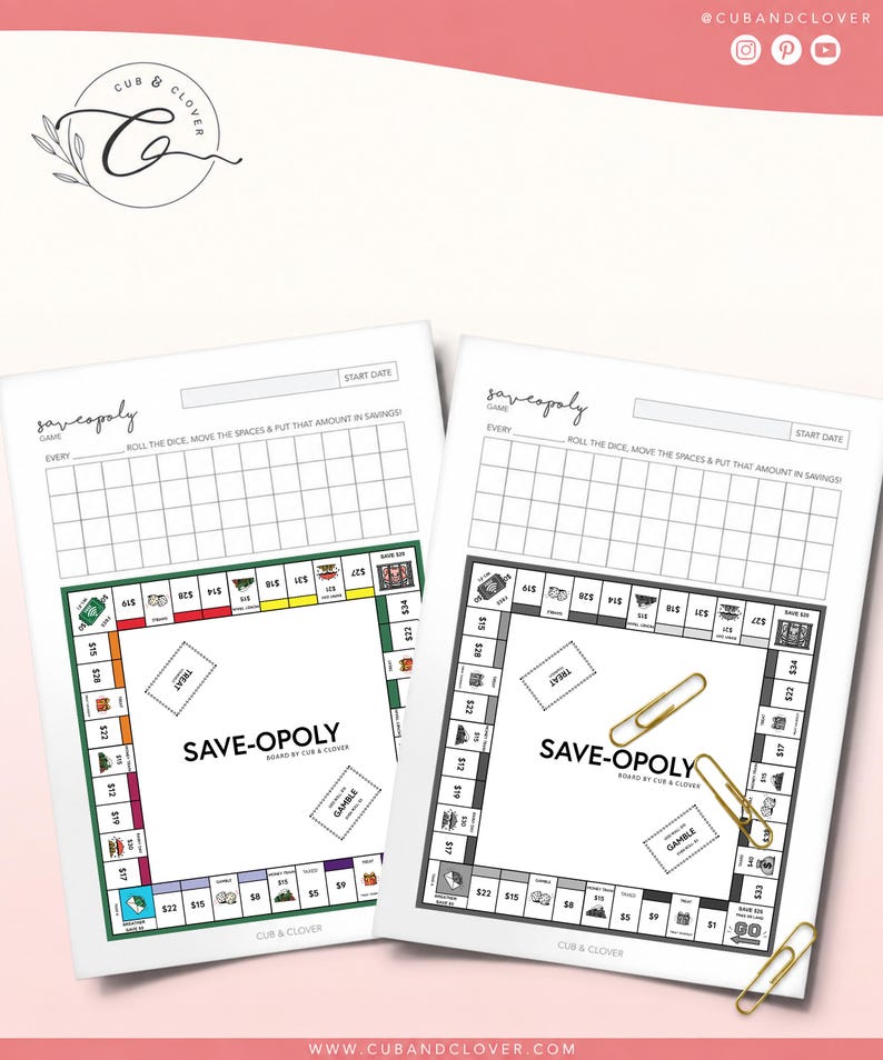 以下が含まれることがあります： Save-Opolyと題された2枚の白い紙製ゲームボード。貯蓄を記録するためのグリッド、開始日フィールド、ドル額とアイコンが表示されたマス目のあるボードゲームレイアウトが特徴です。1枚は縁がカラーで、もう1枚はモノクロで、金色のペーパークリップが添えられています。