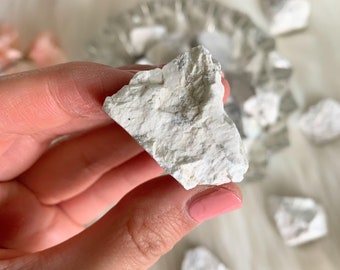 Howlite Rough Stone, Metaphysical Crystals, Natural Raw Stones, Rough Howlite Crystals, Meditation Stones, Howlite Crystal Chunk, Gift