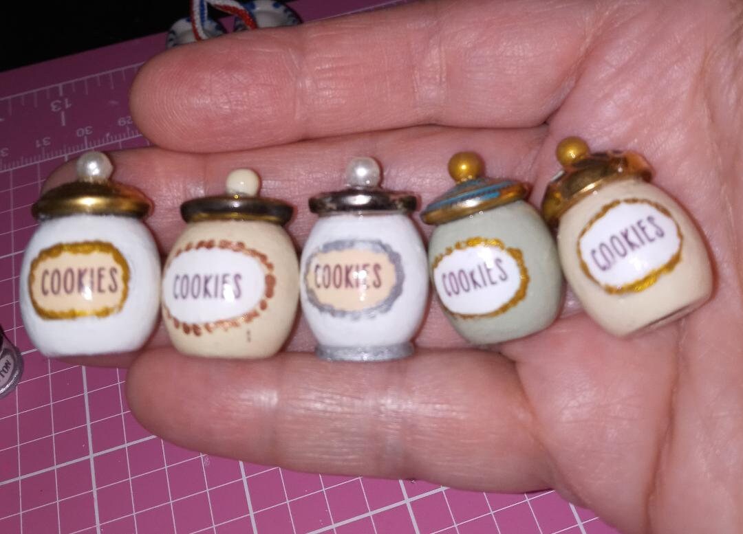 Miniature Three Christmas Cookie Jars for Dollhouses [ROP 18255 1.825/5]