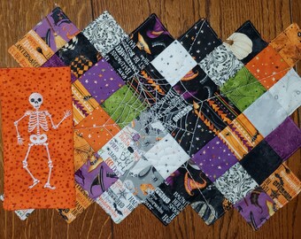 Zig Zag Halloween Placemats and Napkins