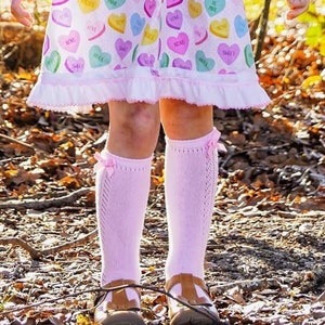 Mädchen Bogen Kniestrümpfe Hand Gehäkelt Baumwolle Kleinkind Mode Vintage Kleid Kleid Schuluniform besondere Veranstaltungen Weiß Rosa Elfenbein groß lang