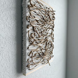 Tapiz de pared con azulejos tejidos, arte de fibra, decoración de pared tejida, arte de pared moderno, arte de pared de galería, marco tejido, arte abstracto, neutro, papel tejido