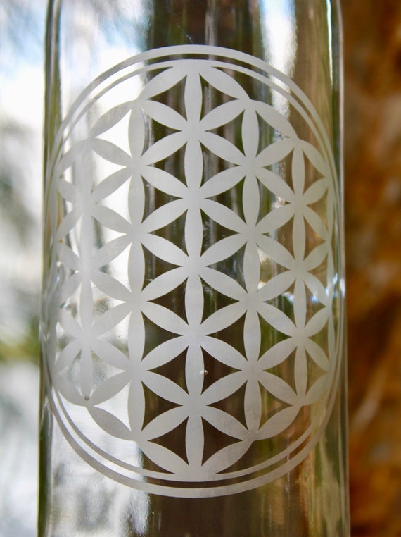 32oz Fleur De Vie Bouteille Deau En Verre Gravée Avec Dessus De Balancement Fait à La Main Avec Lintention