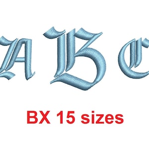 Puede incluir: Un diseño bordado azul de las letras A, B y C en fuente gótica. El texto "BX 15 tamaños" está debajo de las letras.