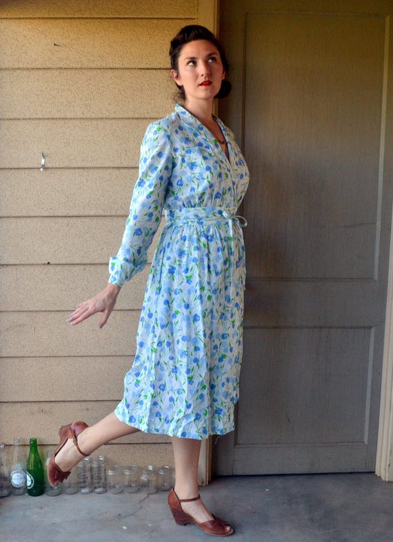 True Blue Tulip Dress | vintage 70s does 40s prin… - image 4