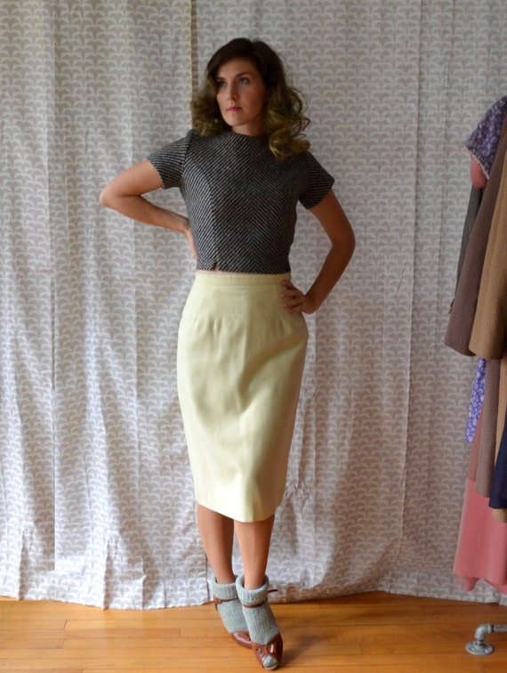 Lemon Crisp Skirt | Pastel Yellow 60's Pencil Ski… - image 2