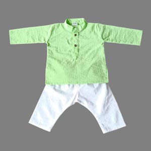 Conjunto de camisa acolchada y pantalón: vestido orgánico para recién nacido, kurta tradicional para bebé niño y regalo de Diwali. Green With Pajama