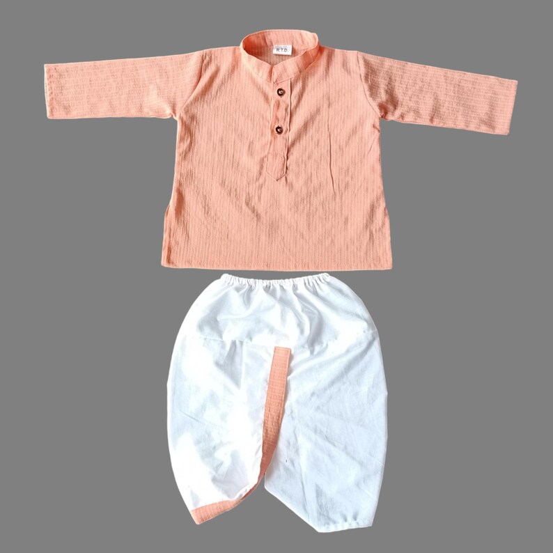 Conjunto de camisa acolchada y pantalón: vestido orgánico para recién nacido, kurta tradicional para bebé niño y regalo de Diwali. Peach With Dhoti