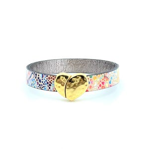 Colorful Marbled Leather Bracelet with Shiny Gold Heart Magnetic Clasp, Heart Leather Bracelet, bracelet for women, Gifts for women