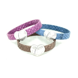 Artisan Textured Leather Bracelet with Heart-Shaped Magnetic Clasp, Heart Leather Bracelet, Jewelry for women, Bracelet for women