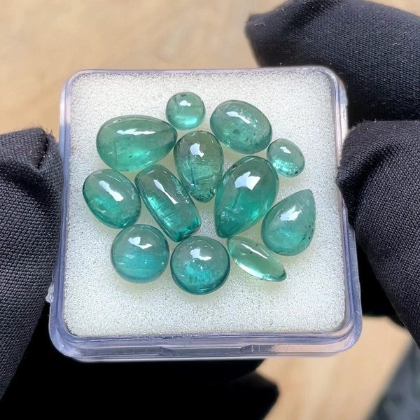 Cabochon de cyanite verte brillant, mélange de pierres précieuses de qualité supérieure, 5-11 mm - 12 pièces, dos plat lisse en cyanite pour la fabrication de bijoux.