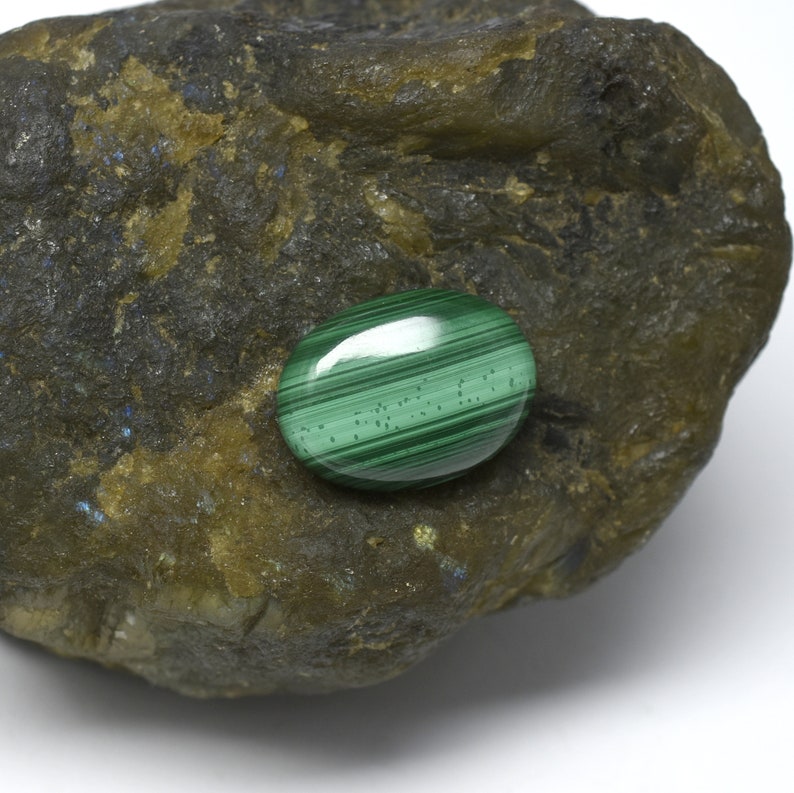 Malachite Cabochon Oval Shape 39Ct Loose Gemstone Malachite Oval Loose Cabochon Malachite Ring Making Size Natural Malachite Gemstone AAA