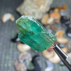83  Cts. Green Kyanite Crystals Shards, Kyanite Blades, Raw Kyanite Stone, Natural Kyanite Stick, Kyanite Shards, Kyanite Rough For Jewelry