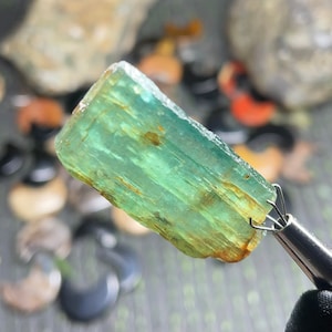 72  Cts. Green Kyanite Crystals Shards, Kyanite Blades, Raw Kyanite Stone, Natural Kyanite Stick, Kyanite Shards, Kyanite Rough For Jewelry