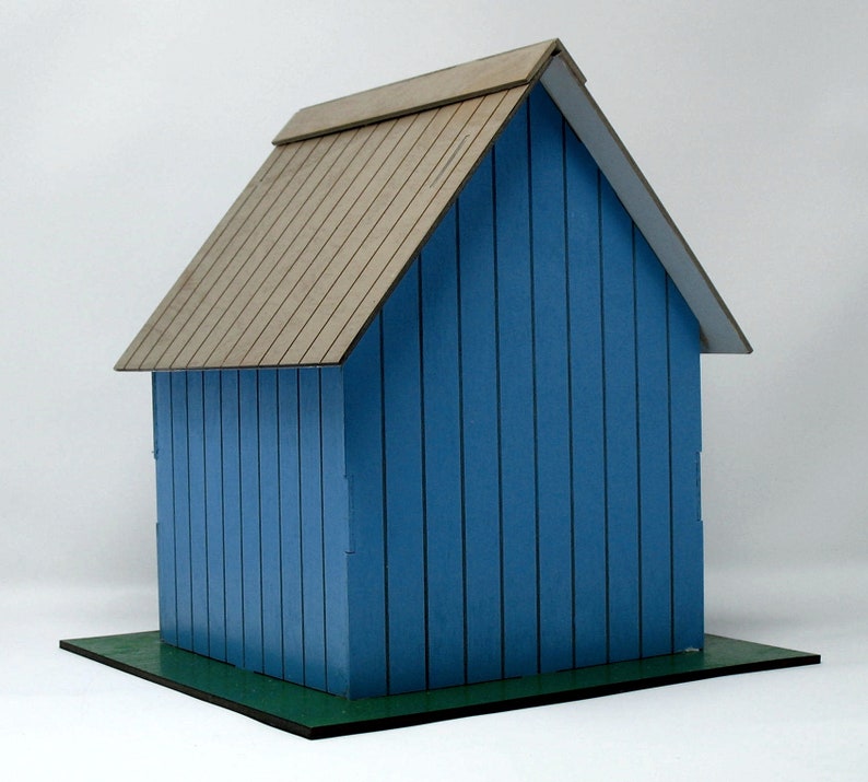 Sparrow Squeeze Inn Birdhouse Kit