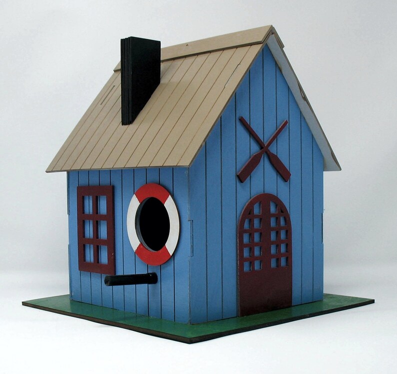 Sparrow Squeeze Inn Birdhouse Kit