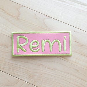 Aufnäher Name Bügelbild Leder patch für Hut benutzerdefinierte Name Hut Flicken Bügelbild Namen Bügelbild für Kinderhut Schild Namen