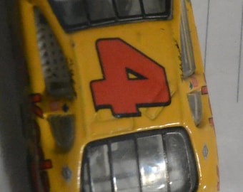 1999 Kodak Film 4, Bobby Hamilton, monte carlo, Hotwheels,  chipped paint