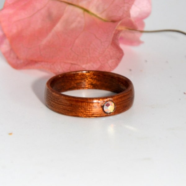 Bague en bois et pierre, alliance,  anneau en bois courbé avec le strass Swarovski, bijoux fait à la main, Mariage, anneaux en acajou